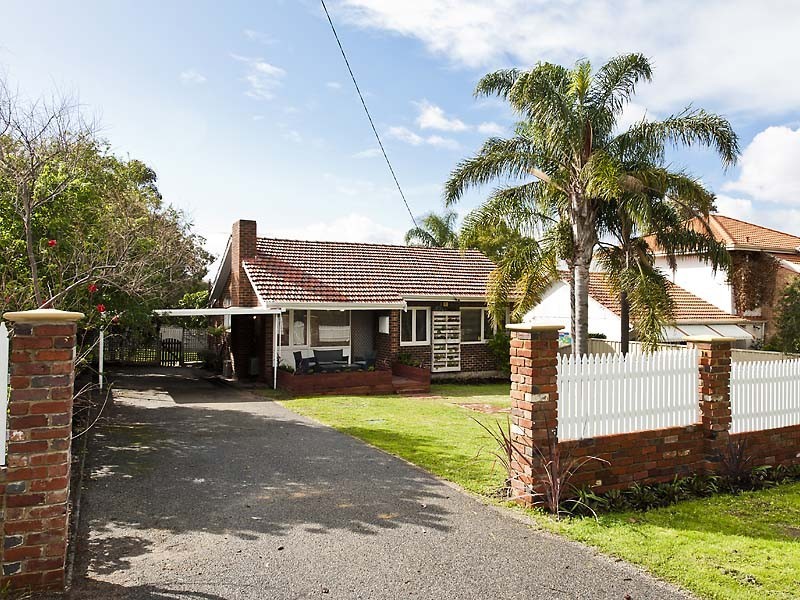 34 Lockett Street, Coolbellup WA 6163