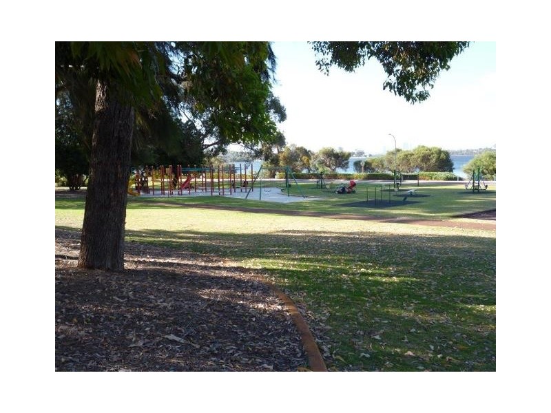 9 Shirley Avenue, Mount Pleasant WA 6153