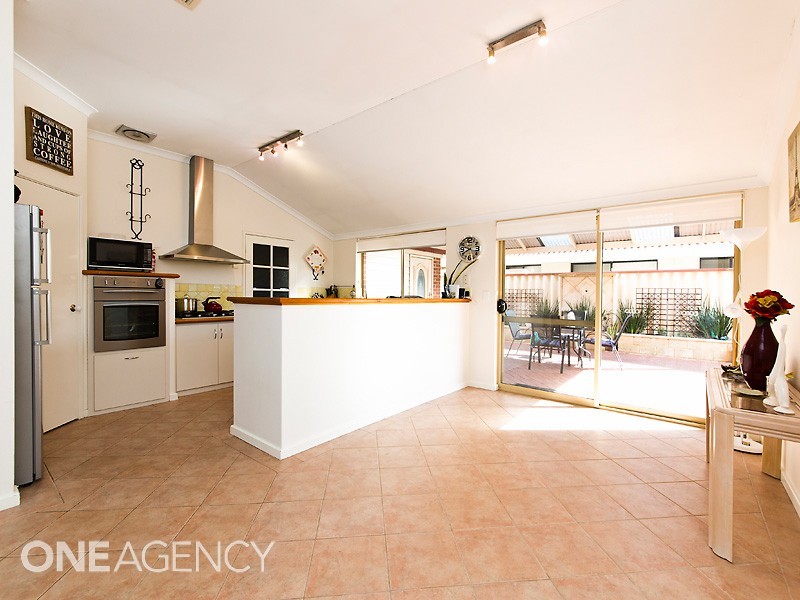 9 Husk Parade, Coogee WA 6166