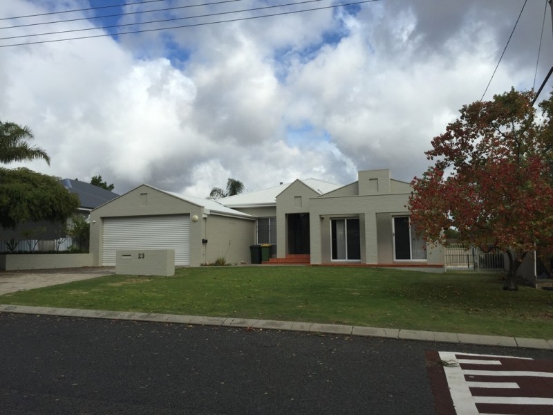 23 Pioneer Drive, Yangebup WA 6164