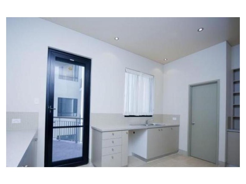 6/70 Elder Place, Fremantle WA 6160