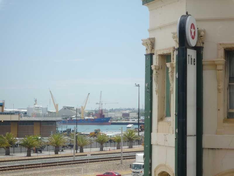 6/70 Elder Place, Fremantle WA 6160