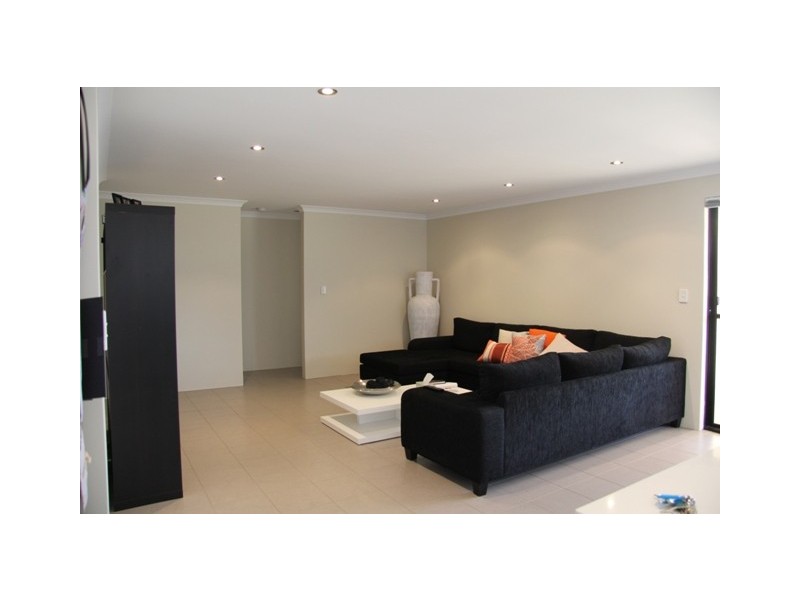 10 Korcula Court, Munster WA 6166