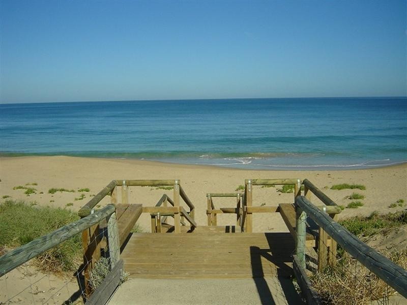 18 Lady Stirling Parade, Madora Bay WA 6210