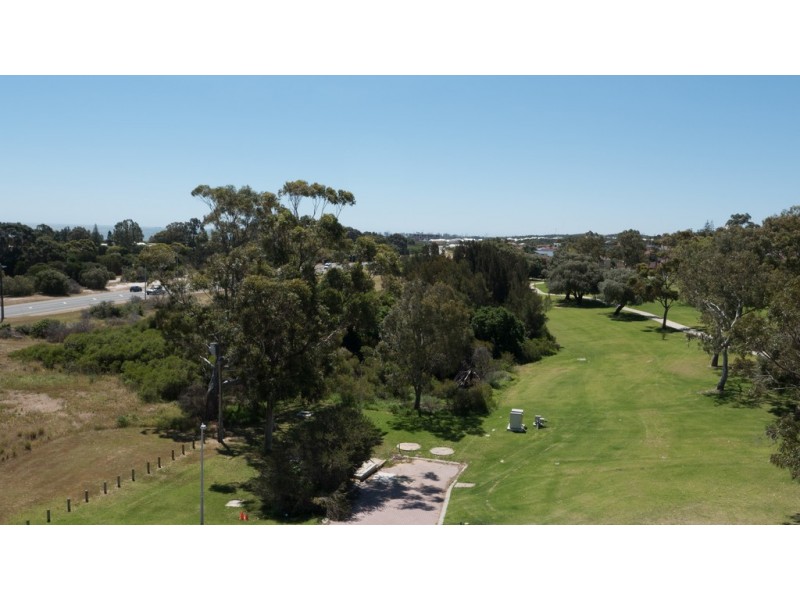 19 Parakeet Way, Coogee WA 6166