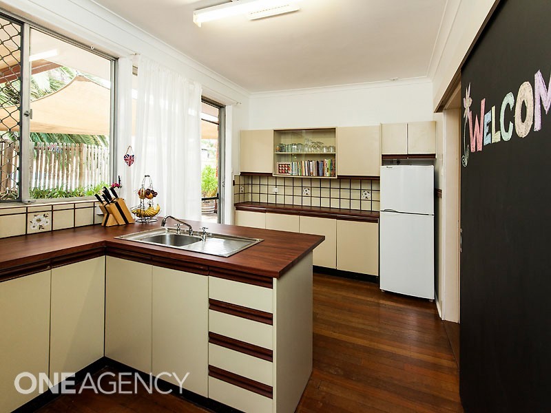 5 Williams Road, Coolbellup WA 6163