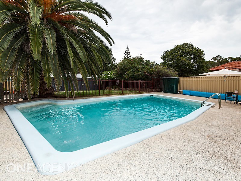 5 Williams Road, Coolbellup WA 6163