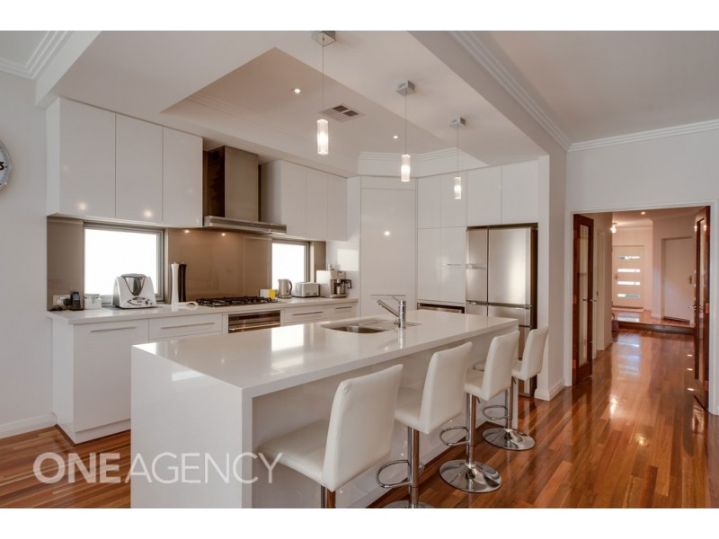 22 Mt Henry Road, Salter Point WA 6152