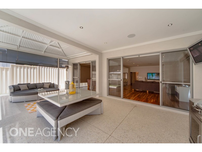 22 Mt Henry Road, Salter Point WA 6152