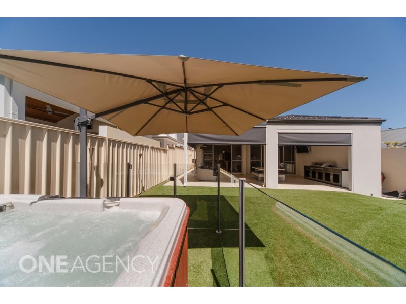 22 Mt Henry Road, Salter Point WA 6152