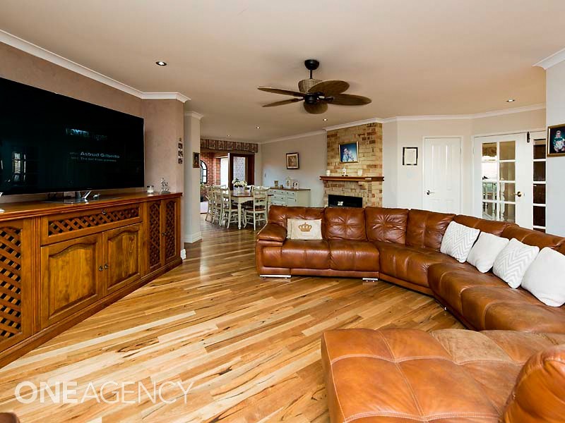 27 Longreach Parade, Coogee WA 6166