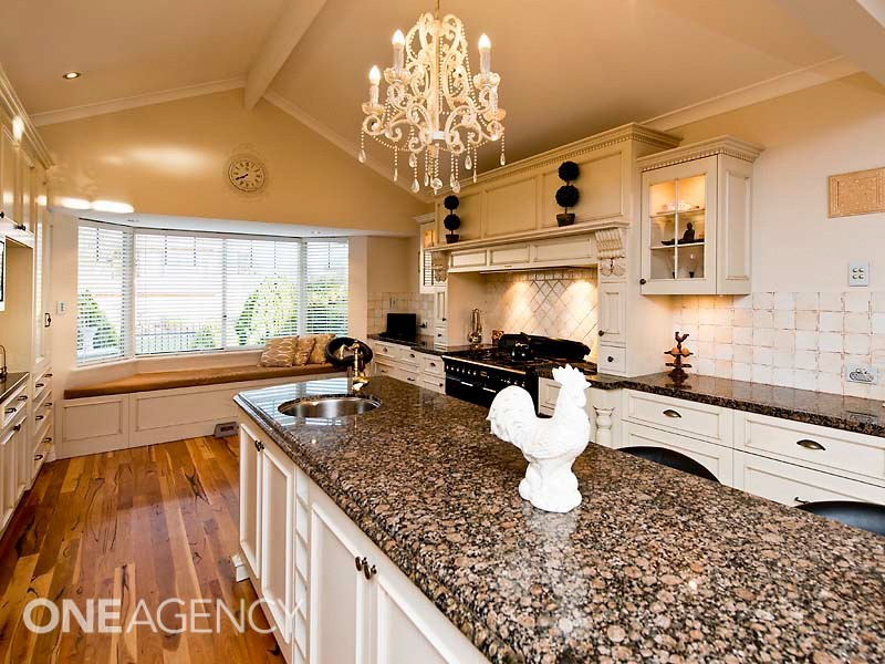 27 Longreach Parade, Coogee WA 6166