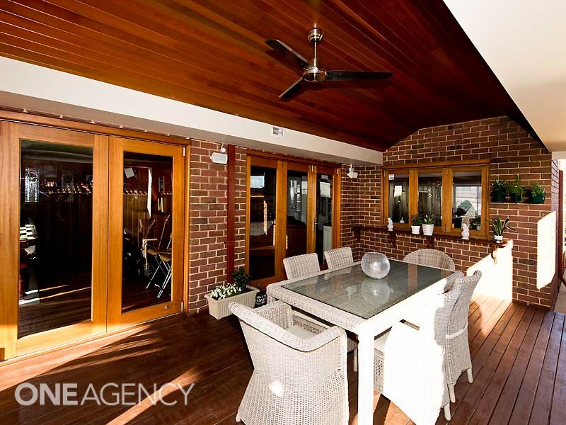 27 Longreach Parade, Coogee WA 6166