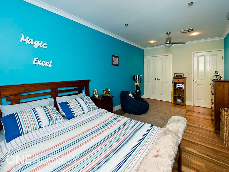 27 Longreach Parade, Coogee WA 6166