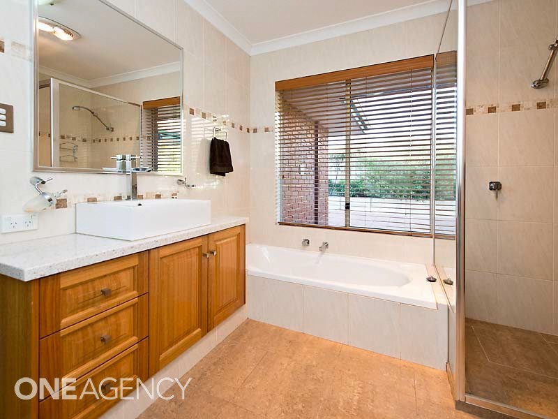 27 Longreach Parade, Coogee WA 6166
