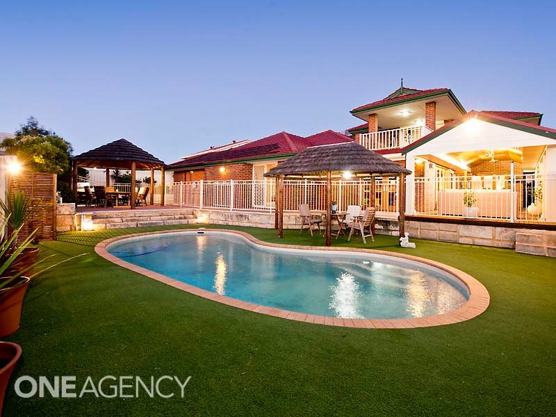 27 Longreach Parade, Coogee WA 6166