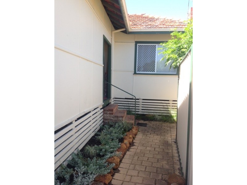 7 Holmes Place, Hilton WA 6163