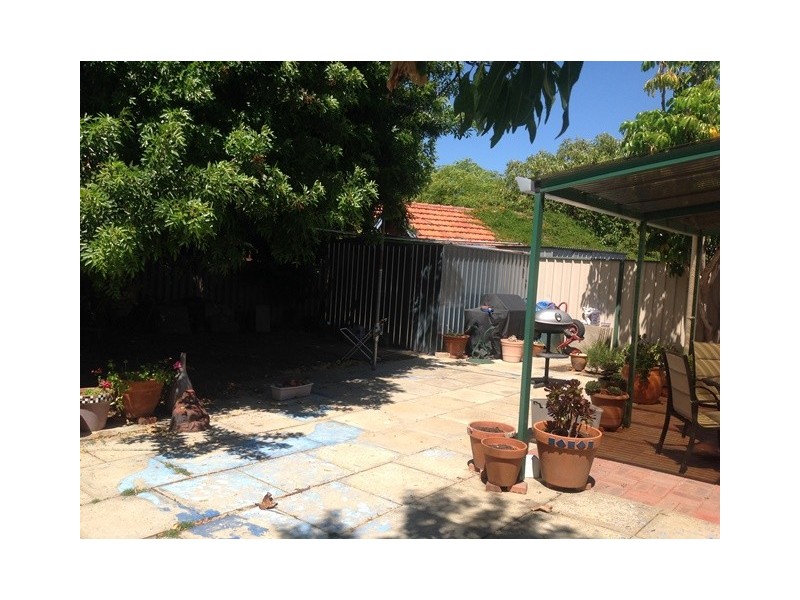 7 Holmes Place, Hilton WA 6163