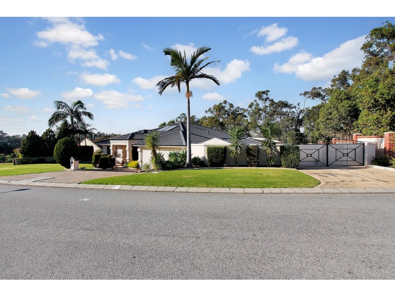 10 Sherbrooke Gardens, Bibra Lake WA 6163