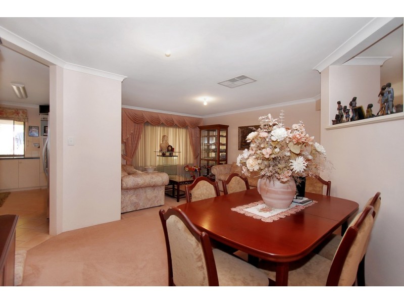 10 Sherbrooke Gardens, Bibra Lake WA 6163