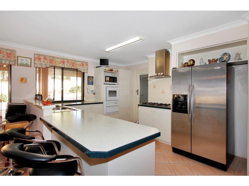 10 Sherbrooke Gardens, Bibra Lake WA 6163