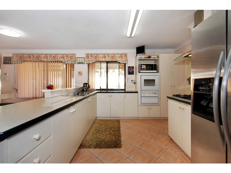 10 Sherbrooke Gardens, Bibra Lake WA 6163