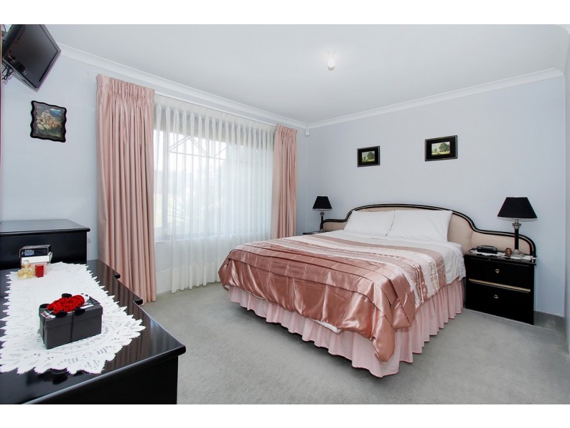 10 Sherbrooke Gardens, Bibra Lake WA 6163