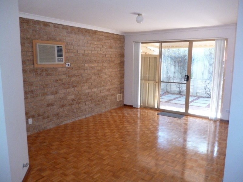 2/8 Hammad Street, Palmyra WA 6157