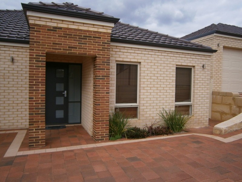 1/14 Sain Road, Coogee WA 6166