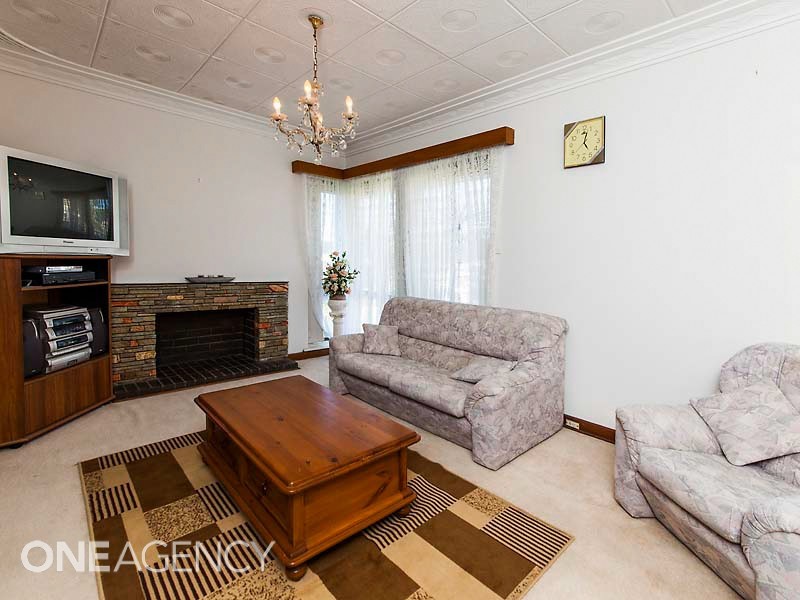 7 Dixon Street, Beaconsfield WA 6162