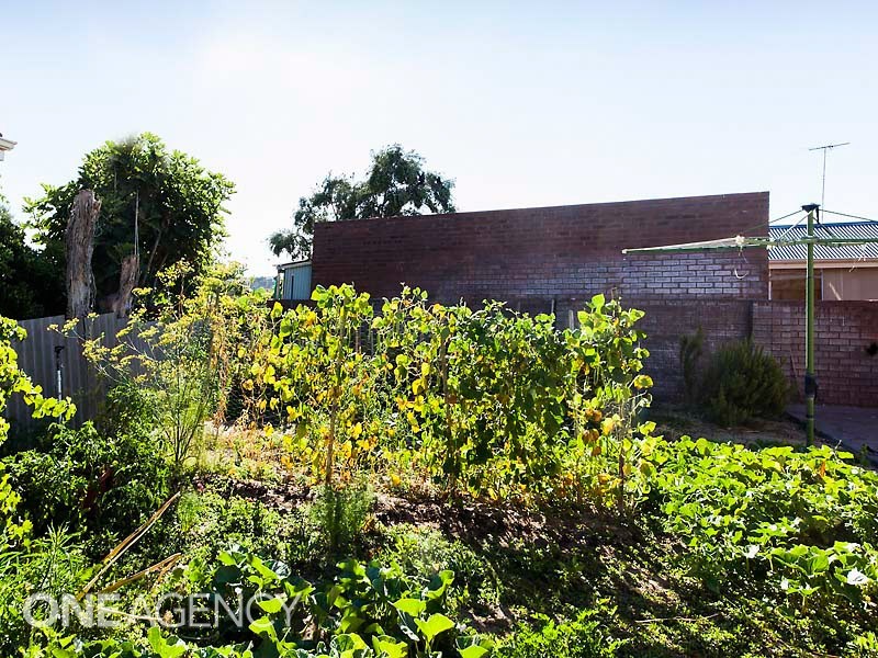 7 Dixon Street, Beaconsfield WA 6162