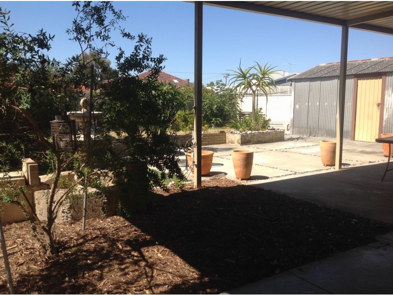 162 South Street, White Gum Valley WA 6162