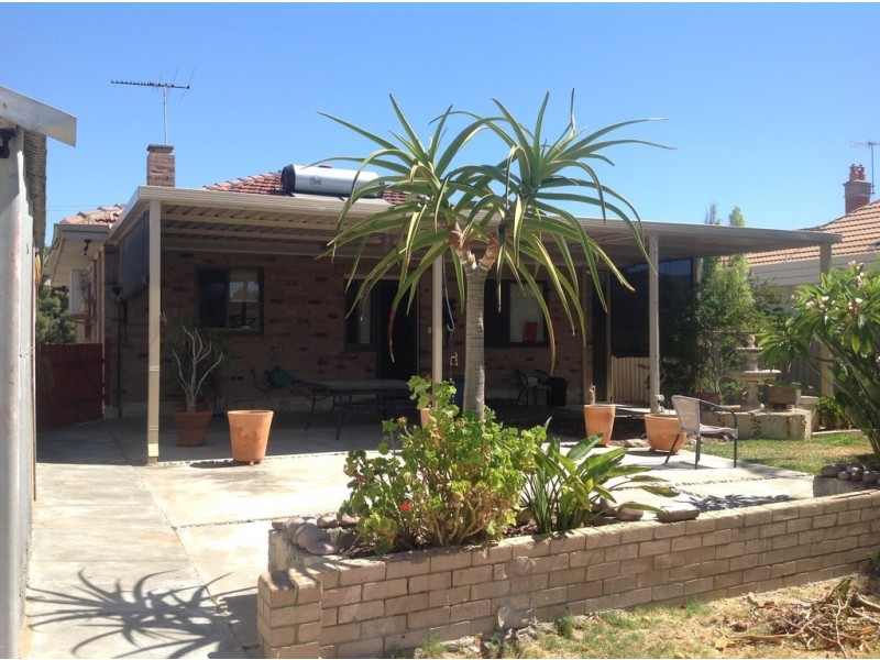 162 South Street, White Gum Valley WA 6162