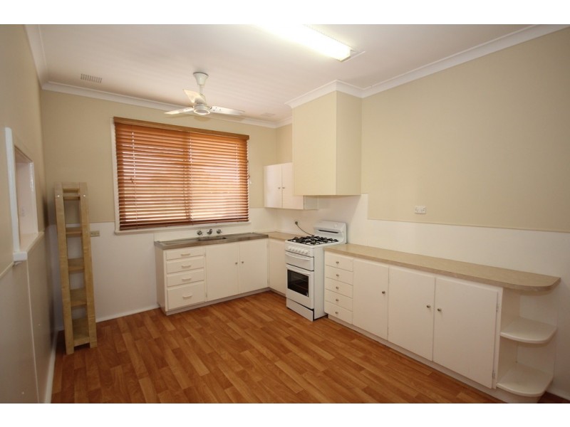 6 Ellement Parade, Coogee WA 6166