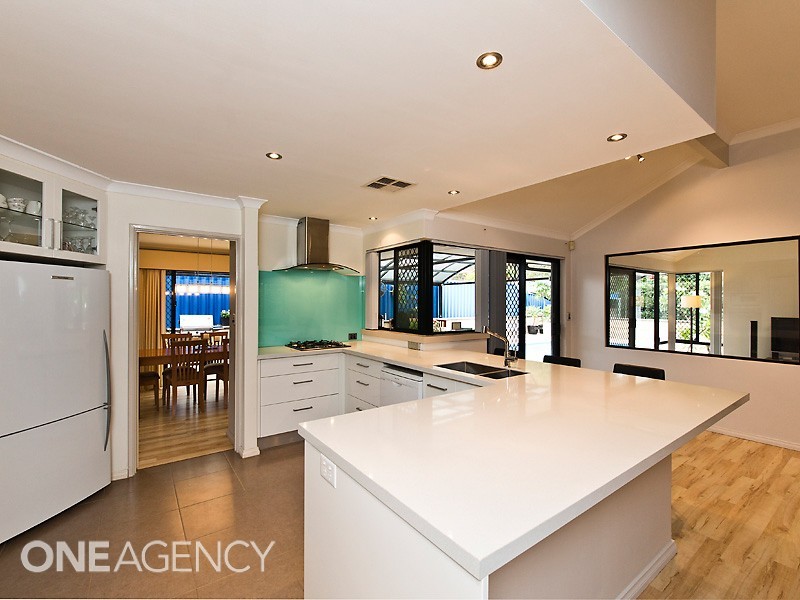 16 Fairmount Close, Bibra Lake WA 6163