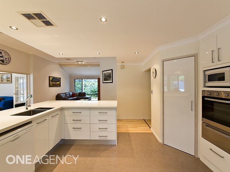 16 Fairmount Close, Bibra Lake WA 6163