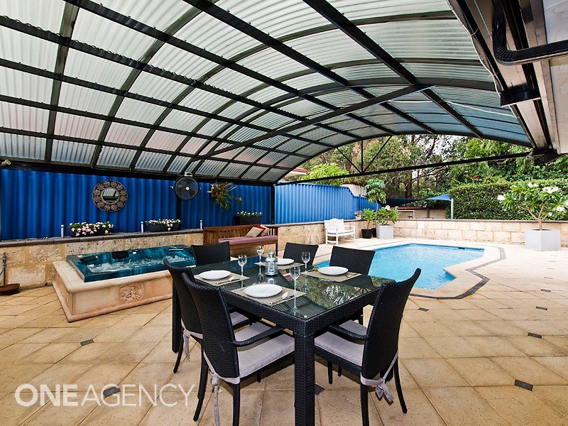 16 Fairmount Close, Bibra Lake WA 6163