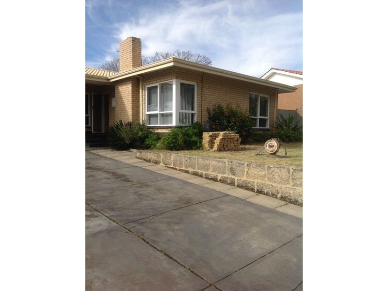 36 Pomfret Rd, Spearwood WA 6163