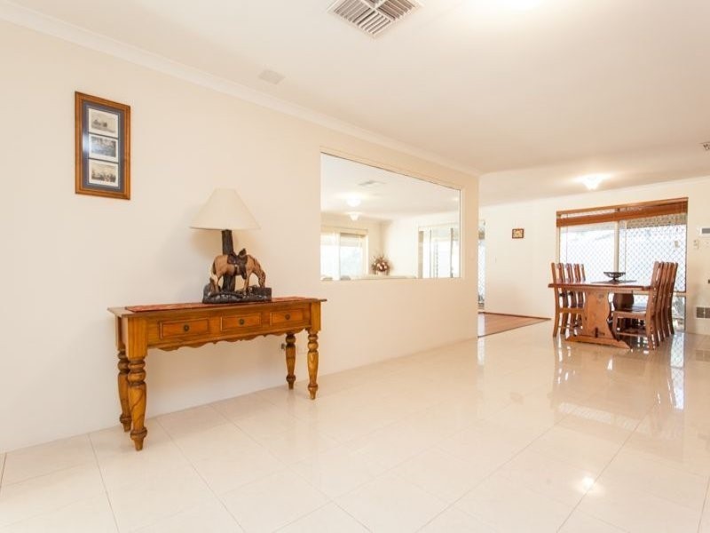 13 Provincial Mews, Bibra Lake WA 6163