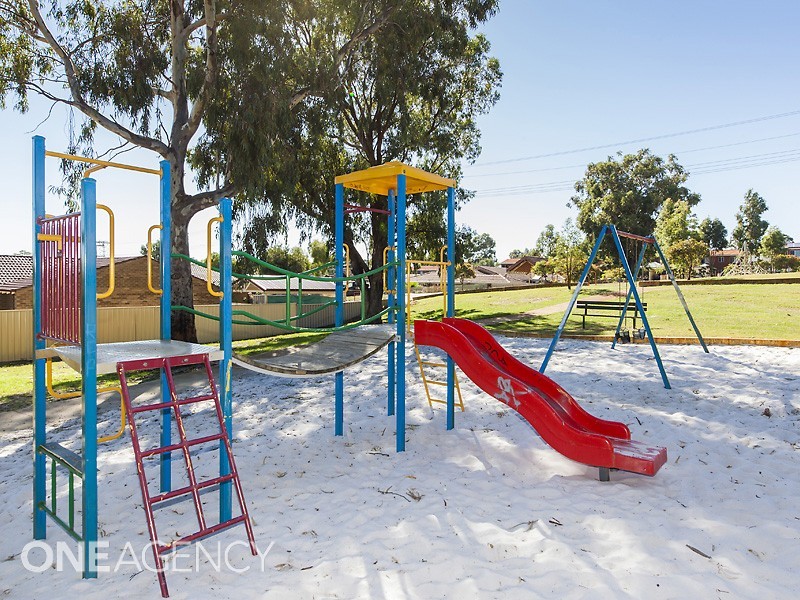 31 Rambures Way, Hamilton Hill WA 6163