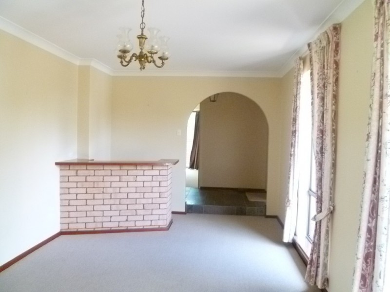 27 Collett Way, Leeming WA 6149