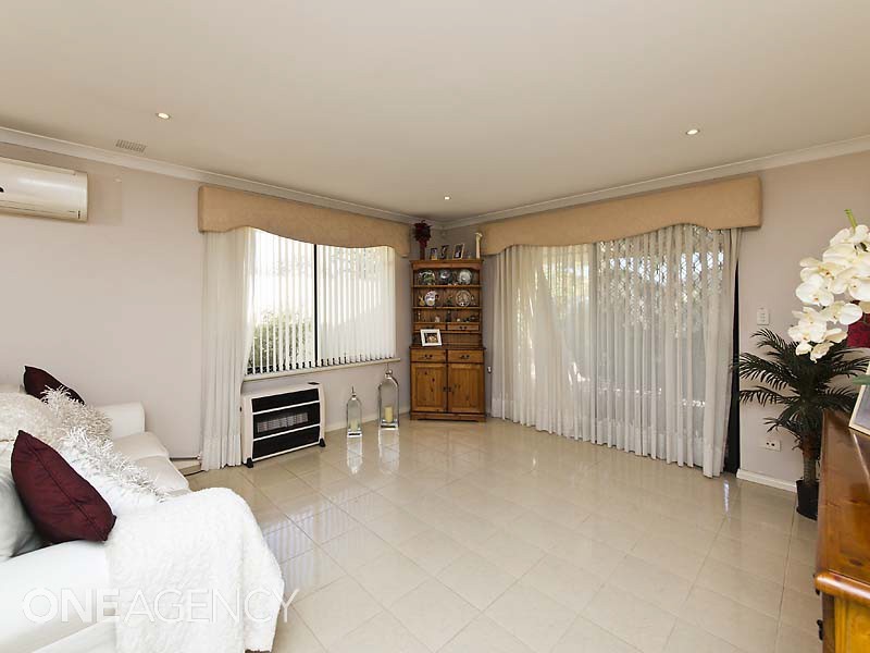 63 Cheriton Drive, Carramar WA 6031