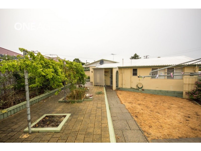 30 Stratton Street, Hamilton Hill WA 6163