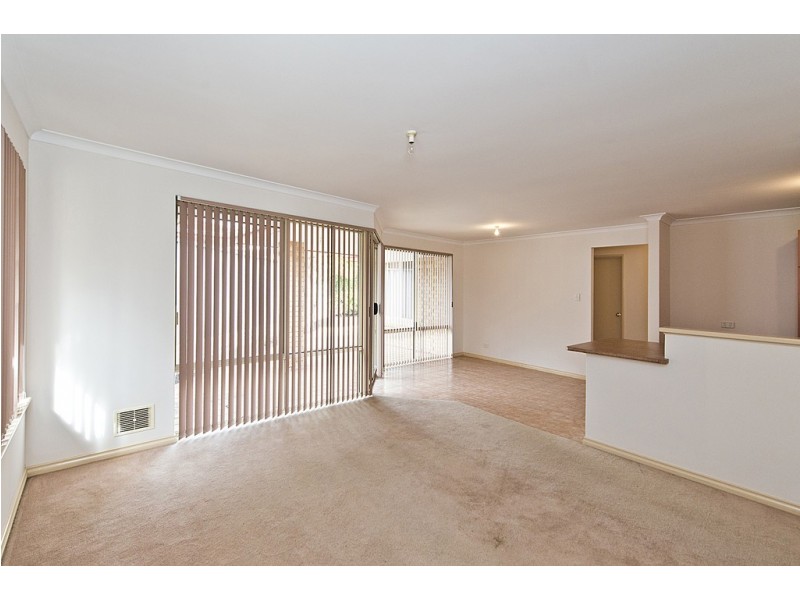 9B Azolla Court, Coogee WA 6166