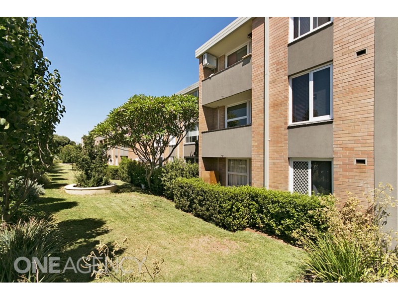 17/221 Clontarf Road, Hamilton Hill WA 6163