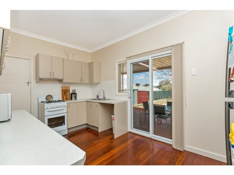 9 Oswald Street, Coolbellup WA 6163