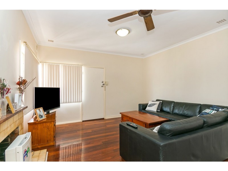 9 Oswald Street, Coolbellup WA 6163