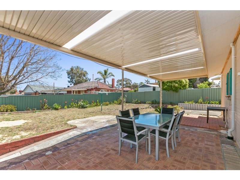 9 Oswald Street, Coolbellup WA 6163