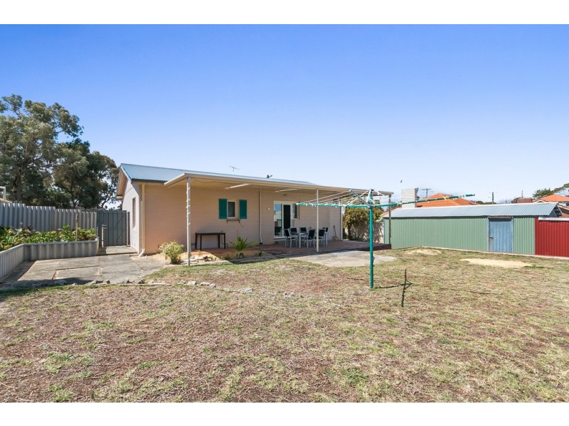 9 Oswald Street, Coolbellup WA 6163