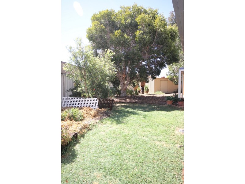 14 Gatineau Grove, Bibra Lake WA 6163